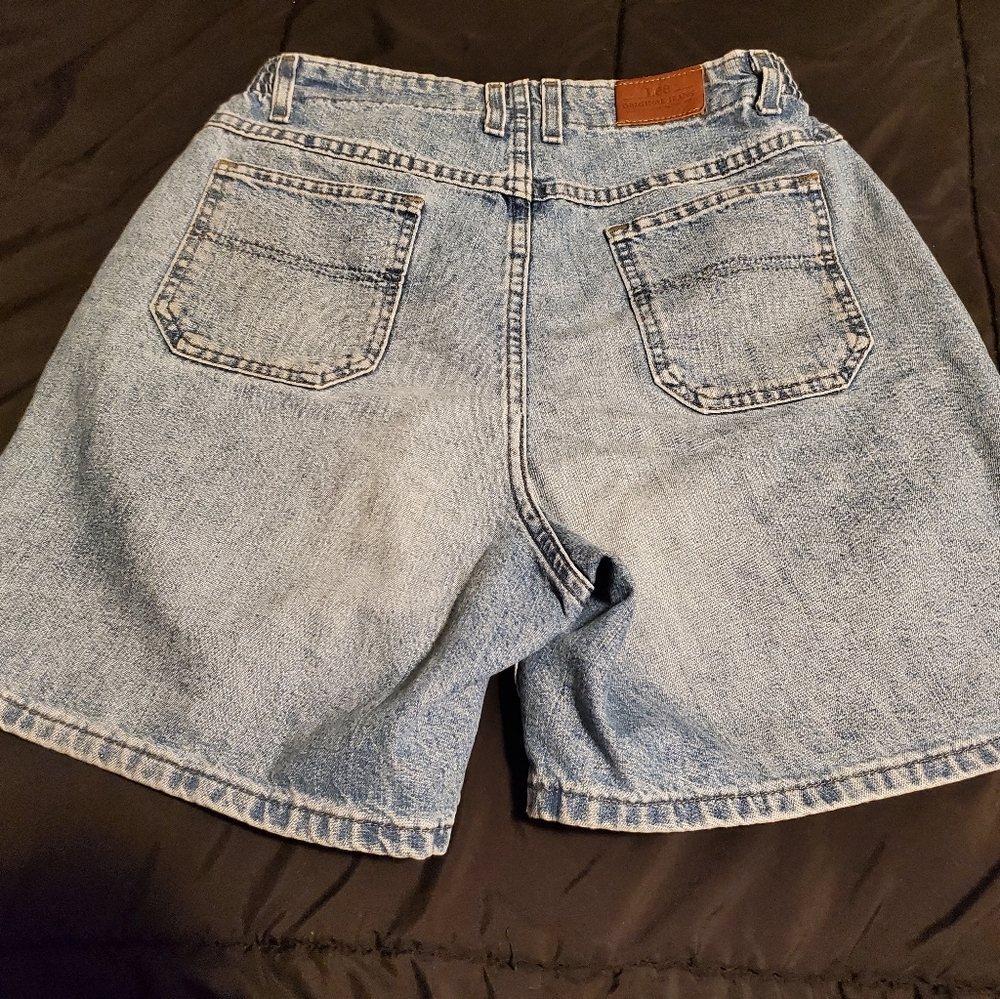 Shorts - Picture 2 of 2